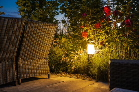 illuminating-coastal-homes-outdoor-lighting-solution_20240409-232141_1