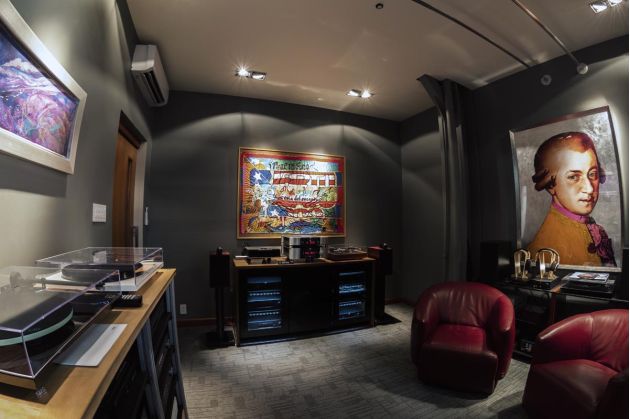 Audiovisionaries Showroom with Speakers